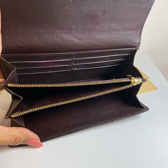 Authentic Amarante Louis Vuitton Sarah Wallet - Picture 6 of 6